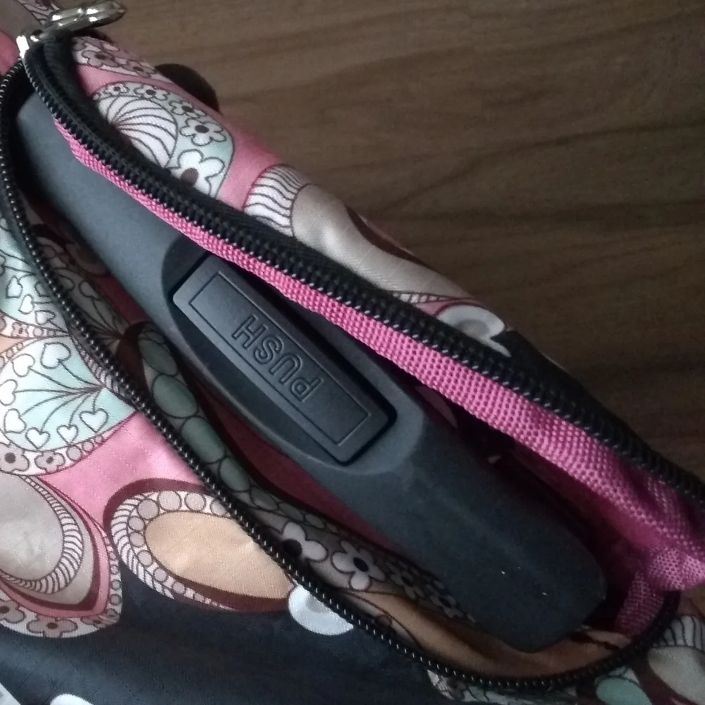 🩷🩶🖤💛 .Kathy Van Zeeland Rolling Bag - Picture 2 of 8